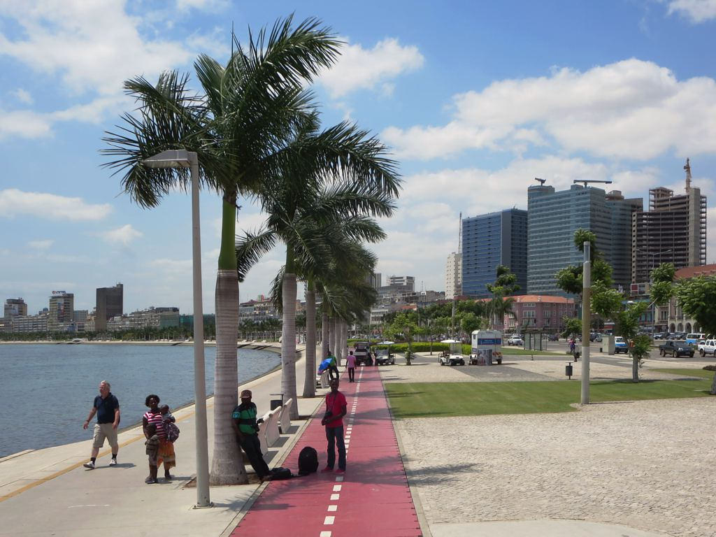 Marginal de Luanda, Avenida 4 de Fevereiro